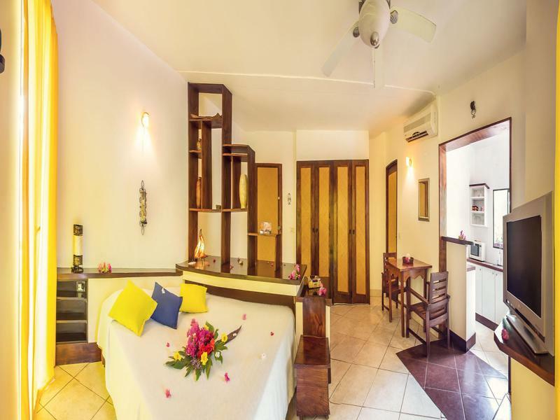 Hotel Laguna Del Cocodrilo تاماريندو المظهر الخارجي الصورة